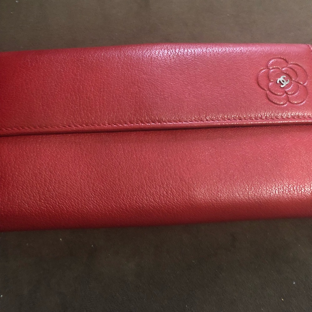 Preowned Chanel wallet